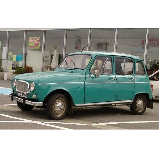 Coche clásico verde